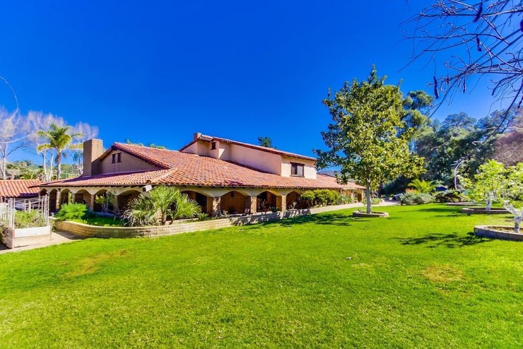 Отель Vineyard Hacienda Spring Valley  Экстерьер фото