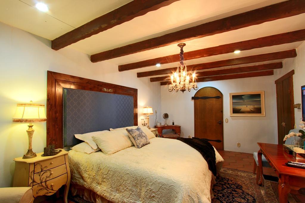 Отель Vineyard Hacienda Spring Valley  Экстерьер фото